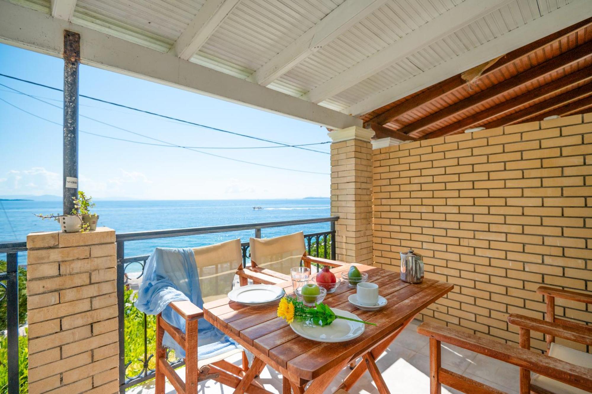 Kaminaki Beachfront Apartments Nisaki  Exterior photo
